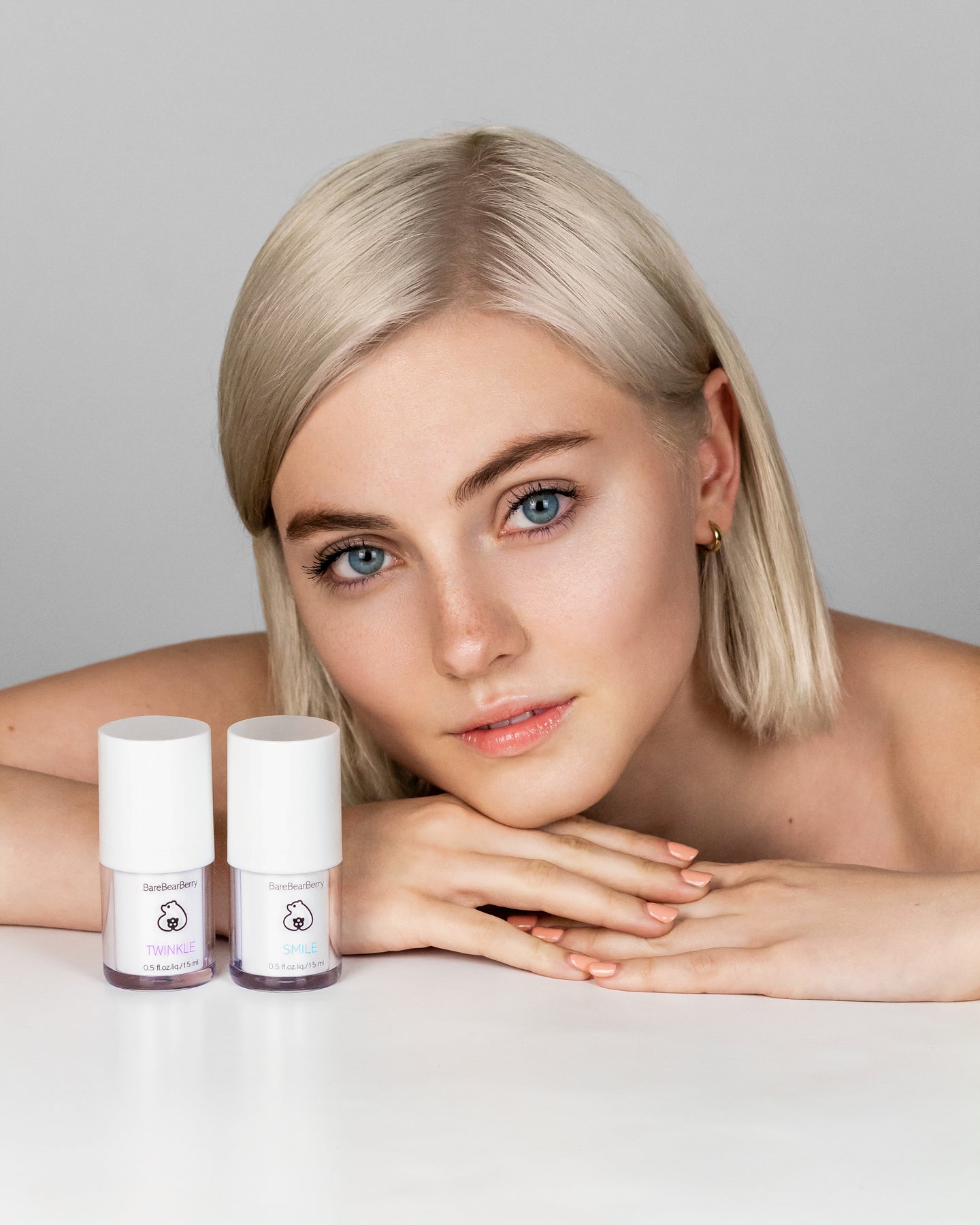 BareBearBerry SMILE serum reduces expression wrinkles using peptides that work with a botox-like mechanism. It increases volume and gives you a curvy silhouette.